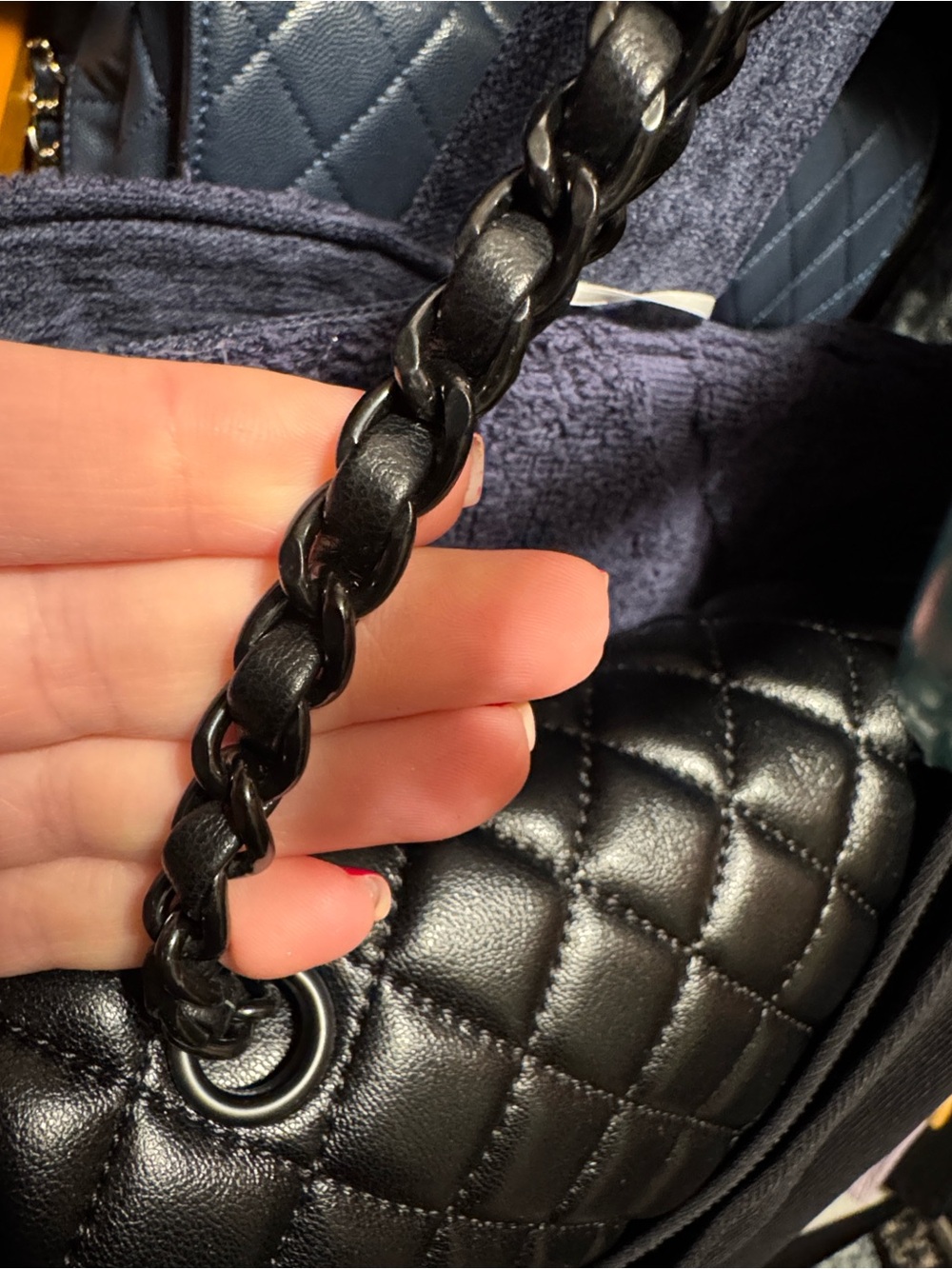 CHANEL style black on black small classic flap - Picture 10 of 12